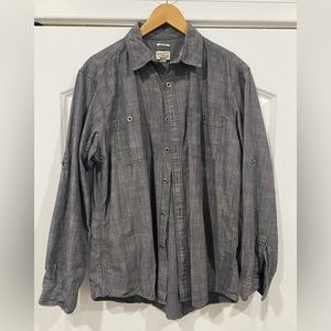 Bass Men’s Large slim fit long sleeve button down shirt